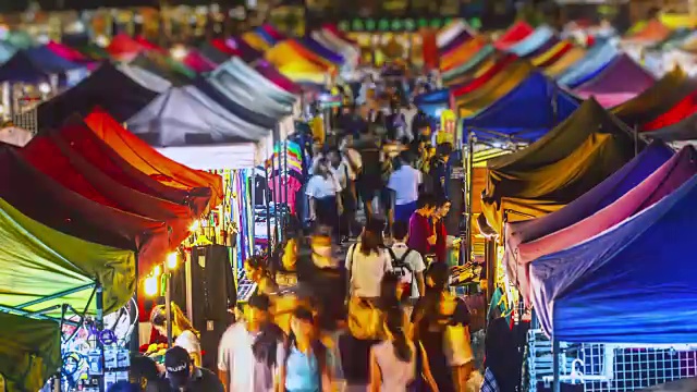 Rod Fai夜市时间流逝。泰国曼谷视频素材