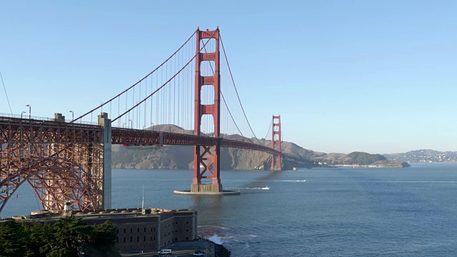 下午拍摄的金门大桥从海洋驱动器在旧金山视频素材