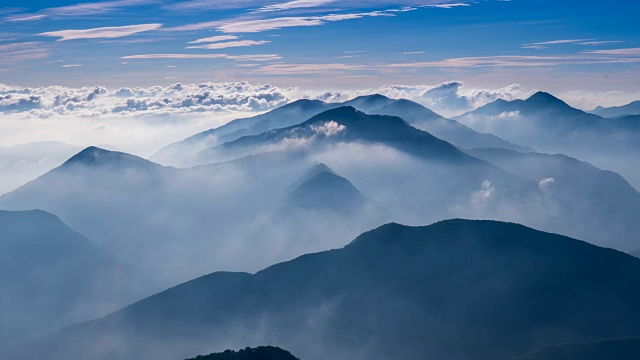 韩国沃洛克山国家公园上空的云视频下载