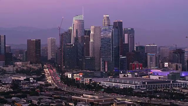 黄昏时分的洛杉矶空中商务区视频素材