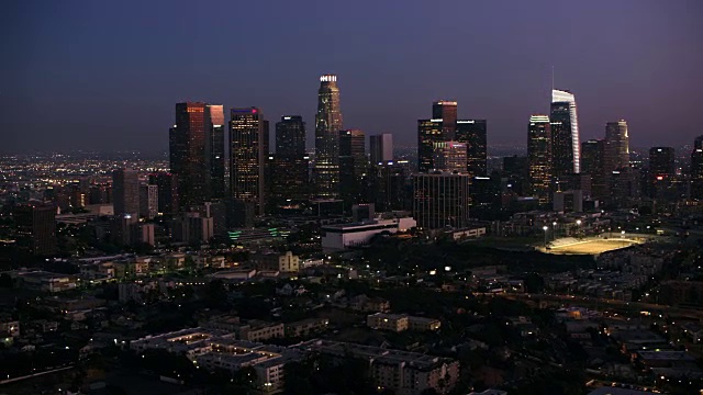 晚上的洛杉矶航拍视频素材