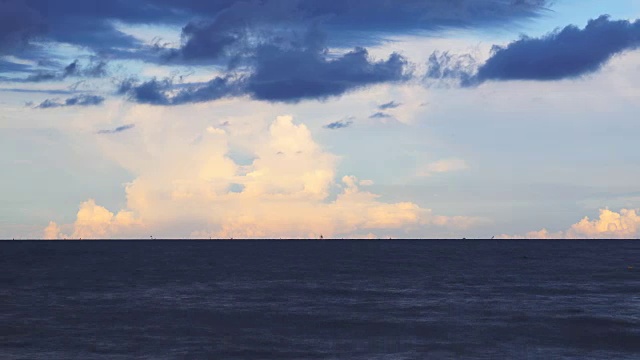4K:热带海景的时间流逝，美丽的云天视频素材