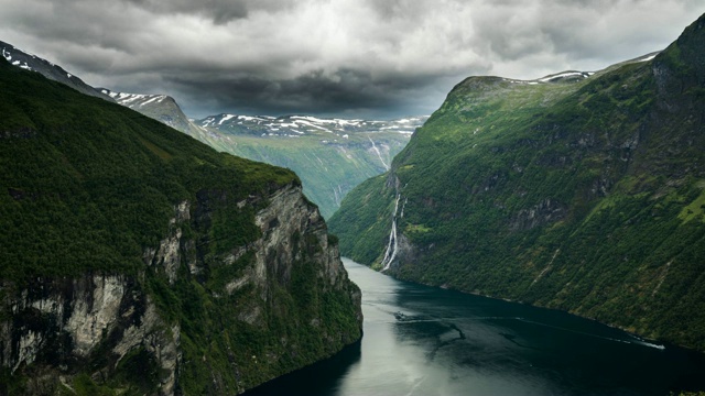 挪威罗姆达尔县的Geirangerfjord视频素材