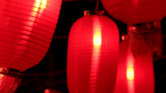 在中國，紅燈籠被風吹動視頻購買