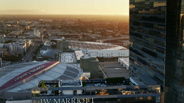 斯台普斯中心和日落航空洛杉矶会议中心视频素材