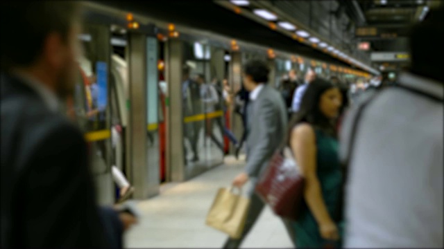 地铁车站通勤人群-商用视频购买