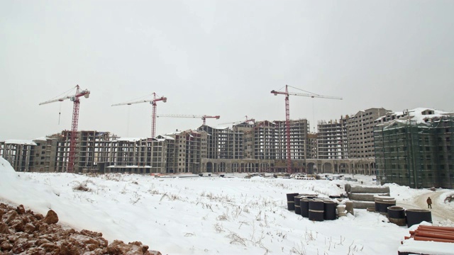 俄罗斯冬季住宅区建筑的时间推移视频素材
