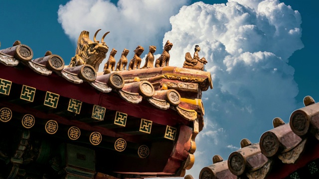 中國北京紫禁城的藍天白云和古建筑的4K時間延時視頻素材