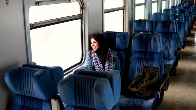 乘火車旅行的旅客視頻素材