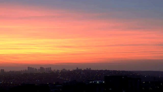 时光流逝美丽的夕阳在城市视频素材