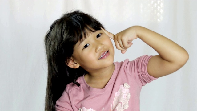 亚洲小女孩的肖像视频下载
