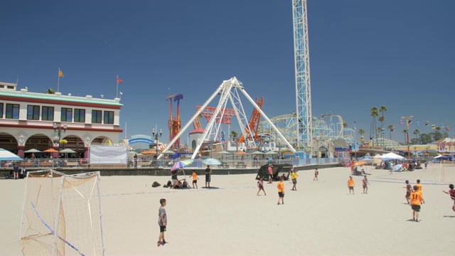 鹤拍摄的圣克鲁斯大道游乐场和海滩，圣克鲁斯，加州，美国，北美视频下载