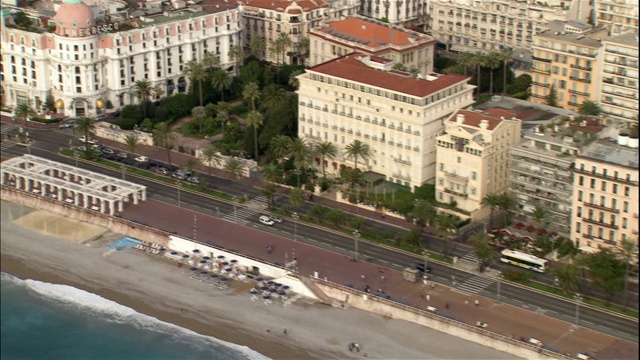 长廊des Anglais和酒店黑人俯瞰美丽的海滩尼斯，法国。视频素材