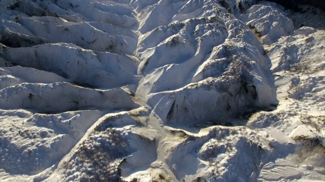 永凍層融化造成的巨型土石視頻下載