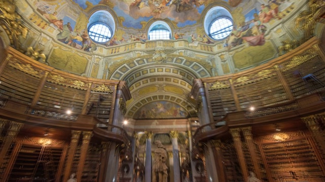 国家历史博物馆内部的超时空流逝，维也纳，奥地利，欧洲。——延时视频素材