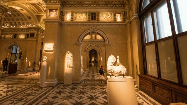 国家历史博物馆内部的超时空流逝，维也纳，奥地利，欧洲。——延时视频素材