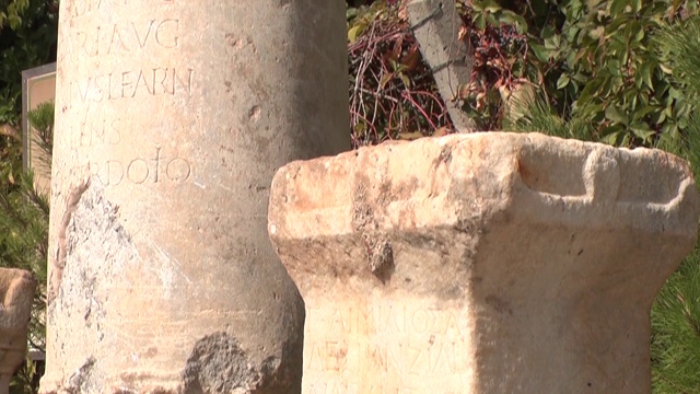 在古老的城市'Parion / Canakkale有象形文字的历史石头视频素材