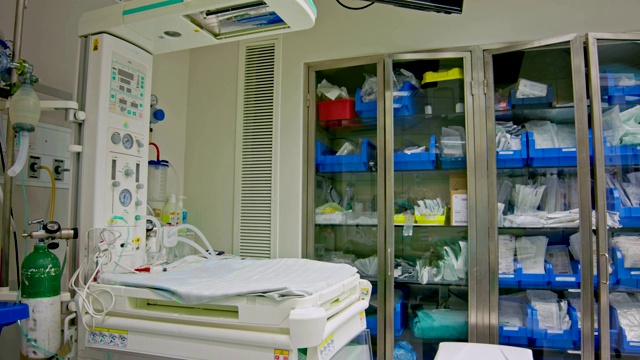 新生儿医院重症监护室的手术室视频下载
