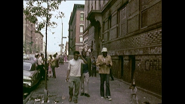 布朗克斯街頭的人們和孩子們;1972視頻下載