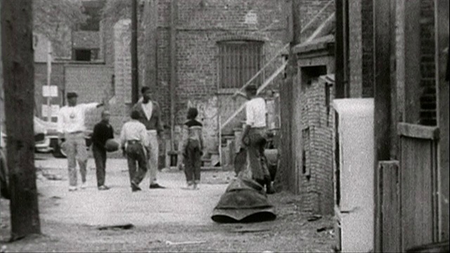 1964年芝加哥貧民窟的B&W序列視頻下載