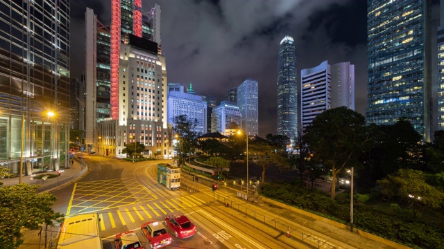 香港市区的时间流逝。亚洲智慧城市的金融区和商业中心。晚上有摩天大楼和高层建筑。视频素材