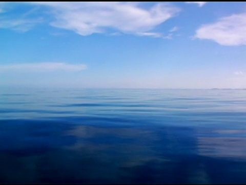 纯净的深蓝海洋视频下载