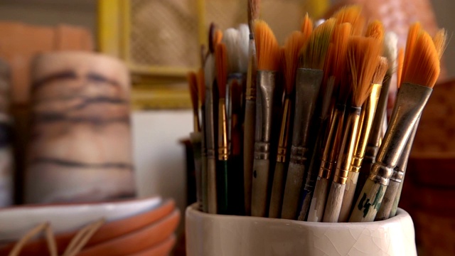 陶瓷车间的画笔视频素材