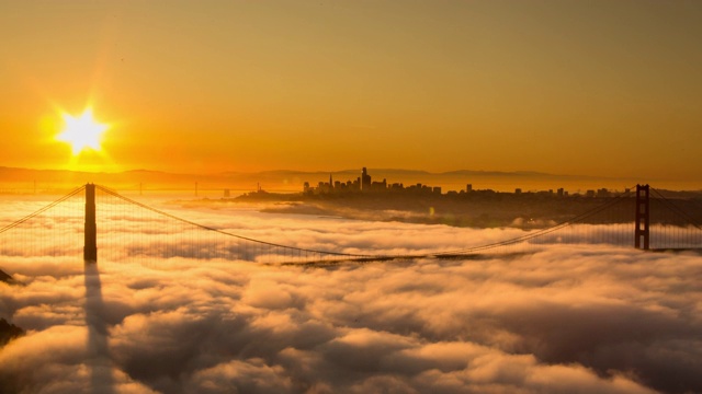 旧金山金门大桥温暖的日出视频素材
