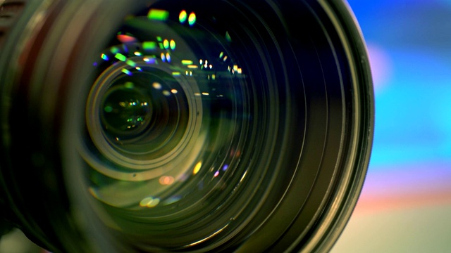 摄像机内部镜头的放大过程视频素材