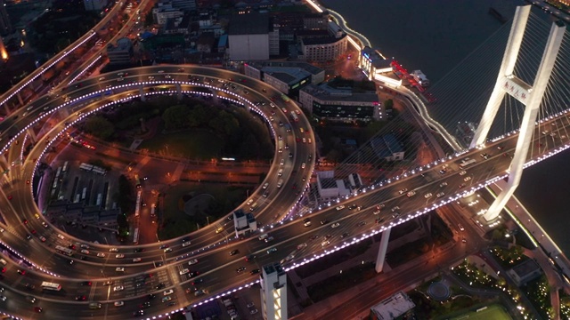 上海南浦大桥夜间交通航拍4k视频场景视频下载