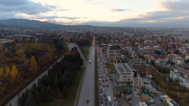 全景尖峰时间在索非亚，保加利亚的入口视频素材