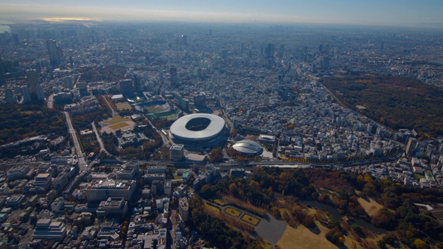 新国家体育场和新宿大厦，东京，日本视频下载