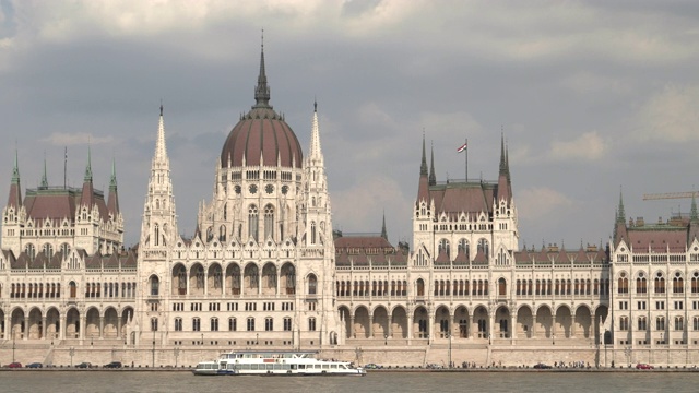 匈牙利议会下午在布达佩斯举行会议视频下载