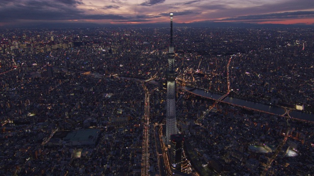 东京天空树灯光天线在黄昏，东京，日本视频下载