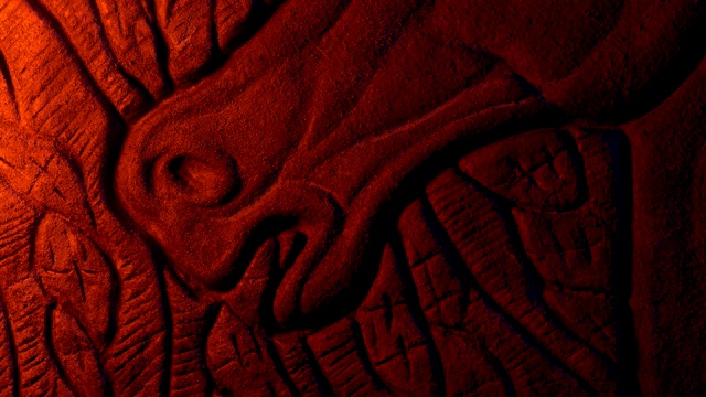 火中古马雕刻的细节视频素材