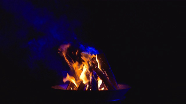 有真火和蓝烟的火盆视频下载