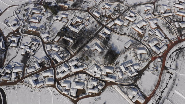 雪中的Oeam民乐村/峨山寺，忠清南道，韩国视频下载