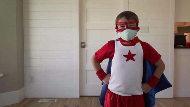 两个面具的超级英雄男孩视频下载