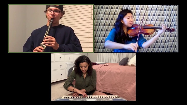 三个乐队成员通过视频通话远程练习演奏音乐。视频下载