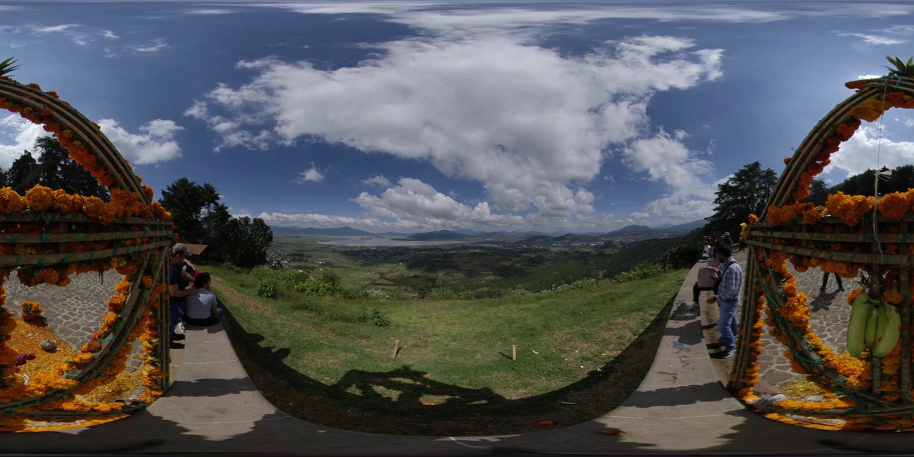 Pátzcuaro城市和湖泊景观在死亡之日视频下载