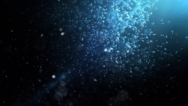 泡沫在深海水下上升。4K视频购买