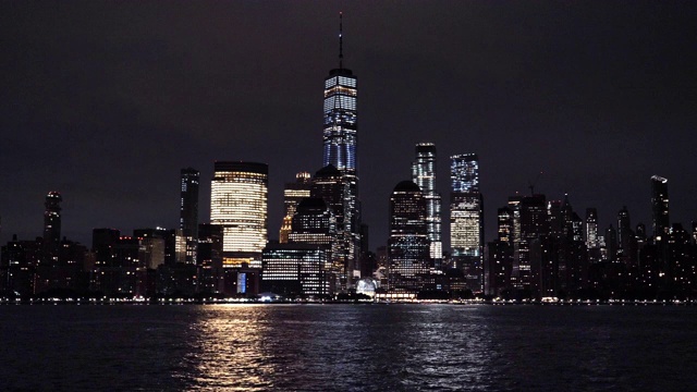 曼哈顿下城的天际线，纽约夜晚的天际线视频素材
