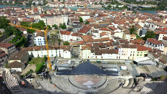 维也纳的城市景观与旧城市和高卢罗马剧院在法国维也纳的鸟瞰图视频下载