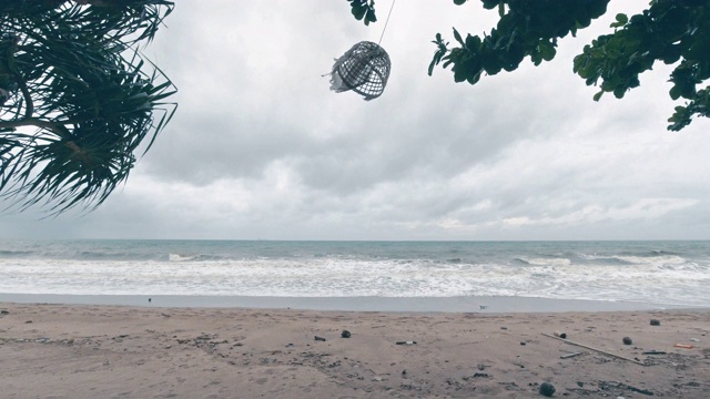 热带风暴辛拉库风多云天气海滩海景背景视频素材