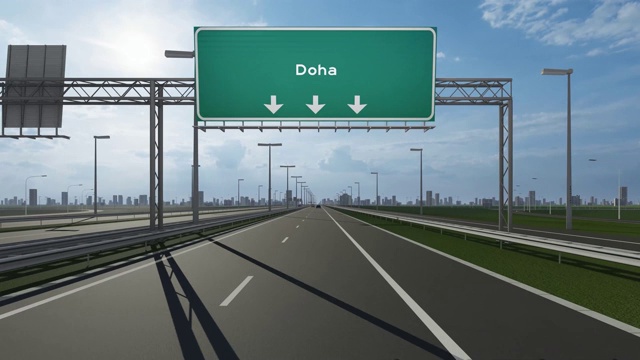 多哈城市公路标志上的概念性股票视频表明城市入口视频素材