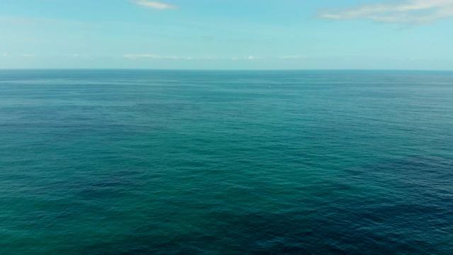 绿松石海洋和天空的4K天线视频下载