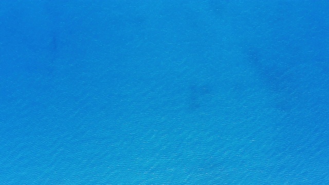 希腊的Magnesia，地中海蔚蓝平静的海水。视频下载