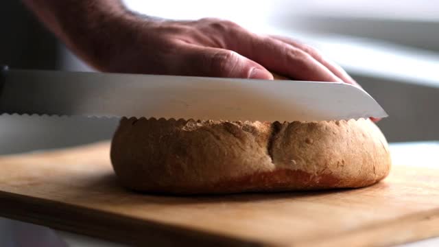 新鲜的面包切片视频素材