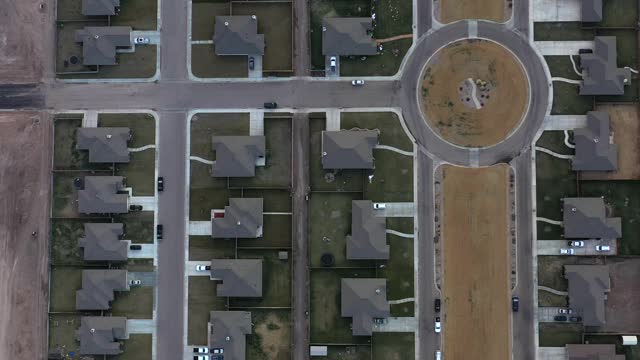 飞越对称房屋在德克萨斯州视频素材