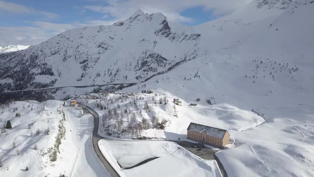 瑞士辛普朗山口的雪景视频下载